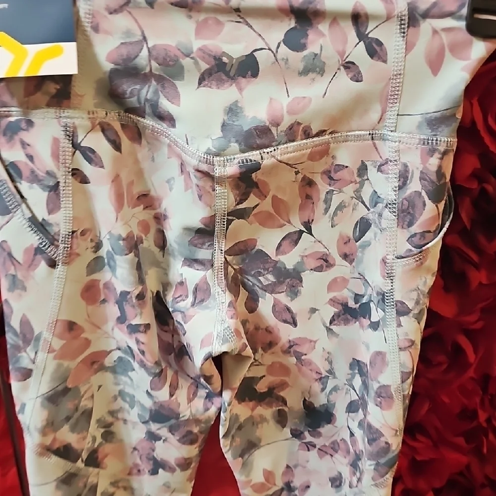 Old Navy NWT Girls Floral Print Leggings Size Small